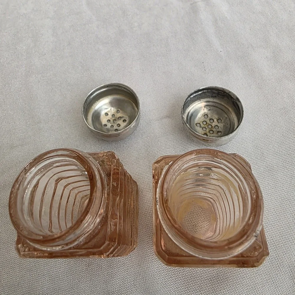Anchor Hocking Pink Manhattan Depression Glass Horizontal Ribbed Pattern Salt...